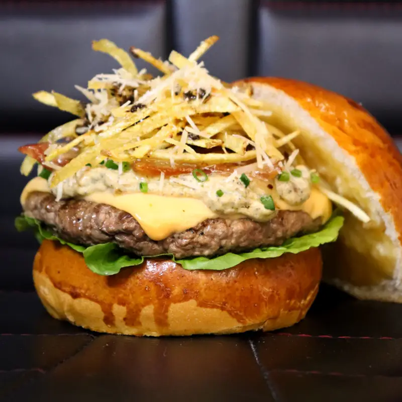 Classic Diner trae la hamburguesa Rolls Royce PhantomV en el Burger Master 2025