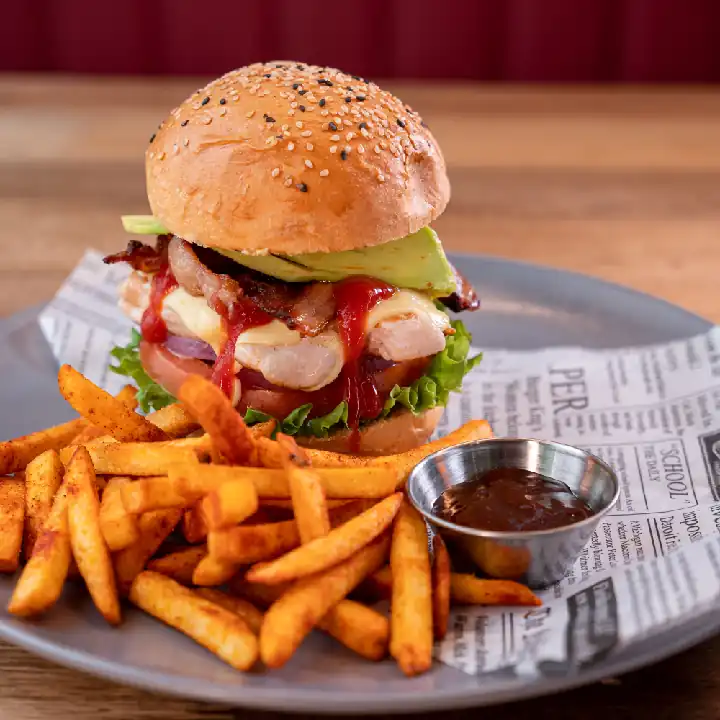 Hamburguesa Chicken and Avocado - Bunker Burger Medellín