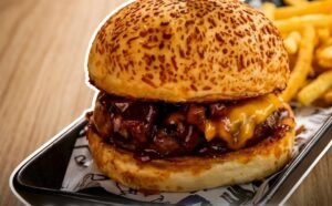 Pigasus Burger con queso y papas fritas – Promo miércoles 2 por $49.900