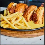 Hamburguesa Four Cheese Burger Especial - Medellín Burger Company